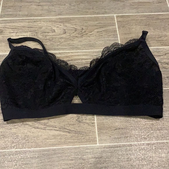 TORRID Black Lace Keyhole Bralette - Picture 6 of 8